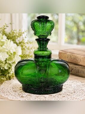 Vintage Emerald Green Glass Crown Decanter with Stopper - Victrylite Italy. G23